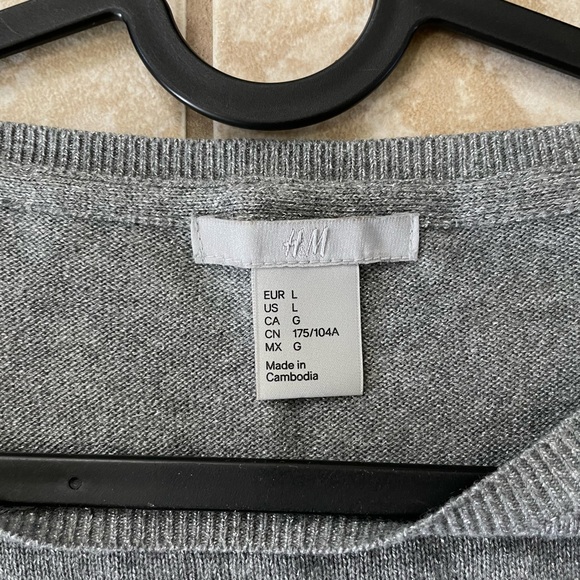 H&M silver glitter sweater - size L - Picture 3 of 6